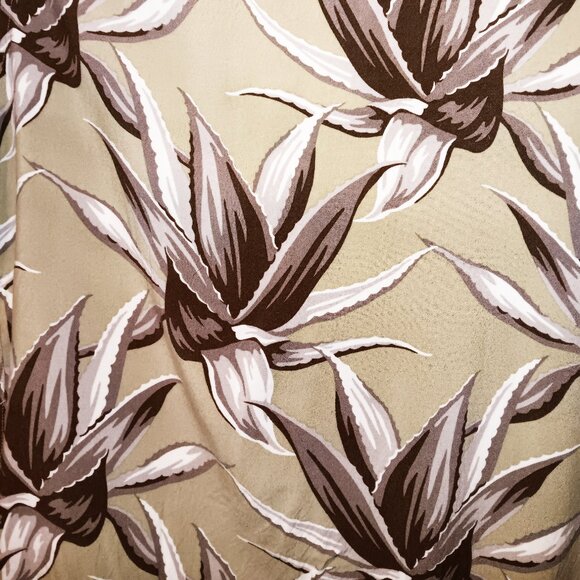 Express ★ Men's Rayon Short Sleeve Button-Up ★ Tijuana Aloe Summer Print - Picture 2 of 5